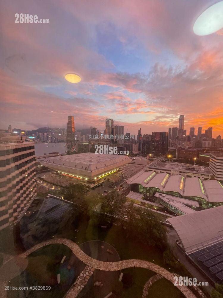 The Metropolis Residence Sell 2 Bedrooms , 1 Bathroom 464 ft²