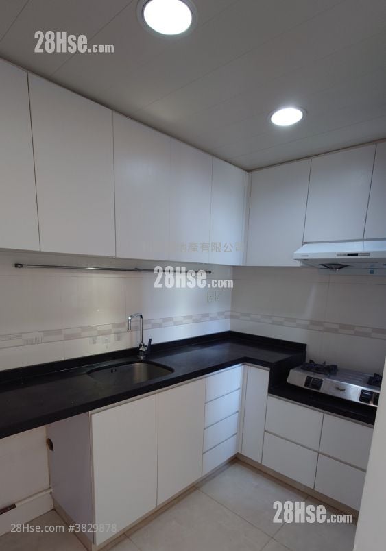 Heng Fa Chuen Sell 4 Bedrooms , 2 Bathrooms 826 ft²