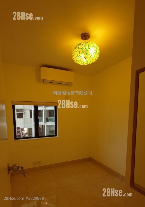 Heng Fa Chuen Sell 4 Bedrooms , 2 Bathrooms 826 ft²