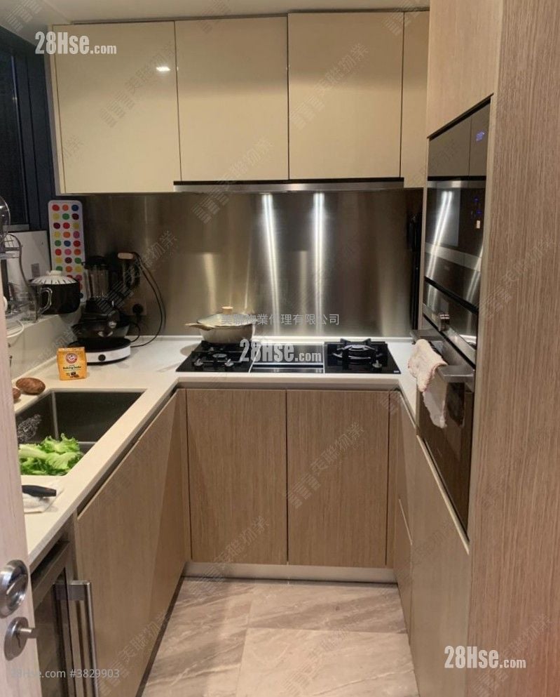 The Regent Sell 3 Bedrooms , 2 Bathrooms 870 ft²