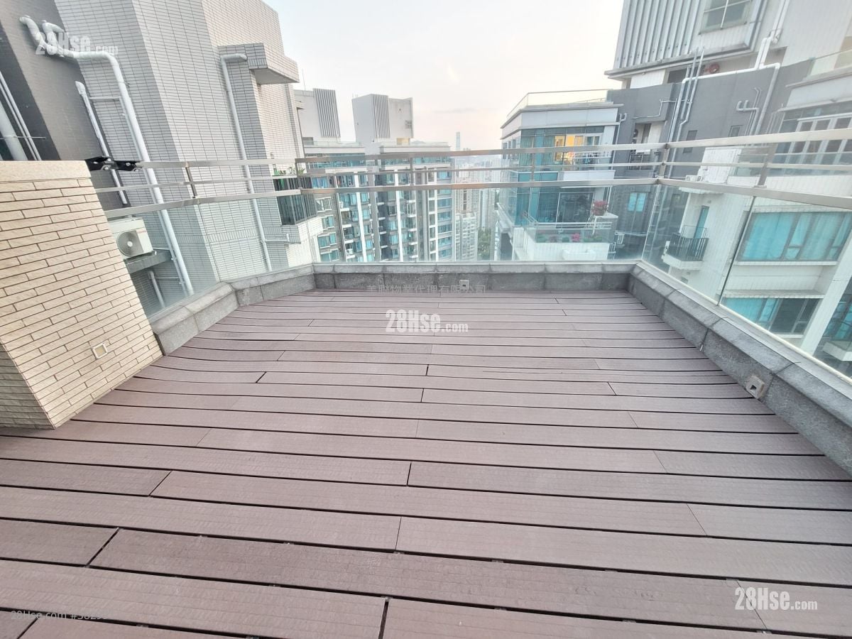 Lions Rise Rental 3 Bedrooms , 2 Bathrooms 932 ft²