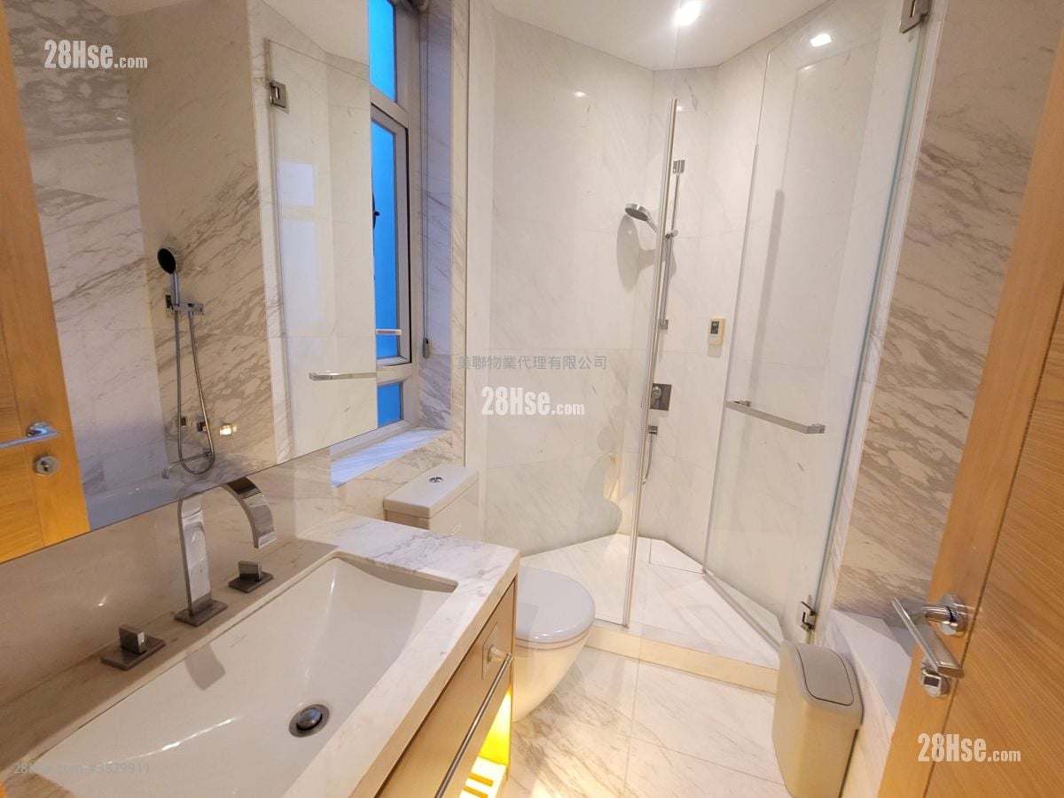 Lions Rise Rental 3 Bedrooms , 2 Bathrooms 932 ft²