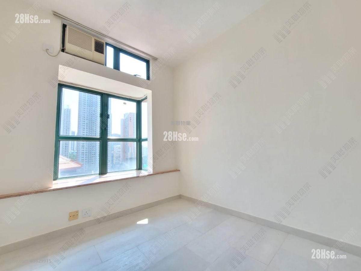 Galaxia Sell 3 Bedrooms 517 ft²