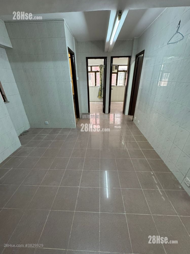 Shung Yee House Sell 3 Bedrooms , 1 Bathroom 462 ft²