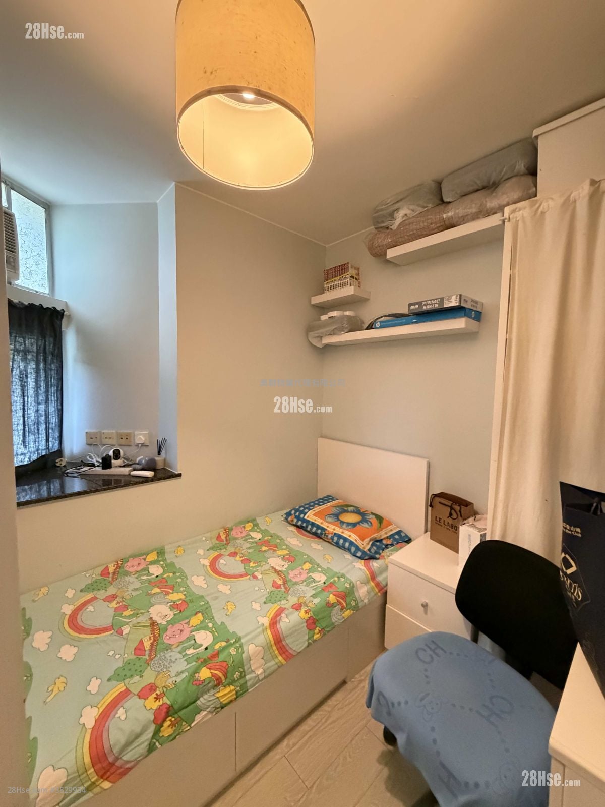Hin Ming Court Sell 3 Bedrooms , 1 Bathroom 607 ft²
