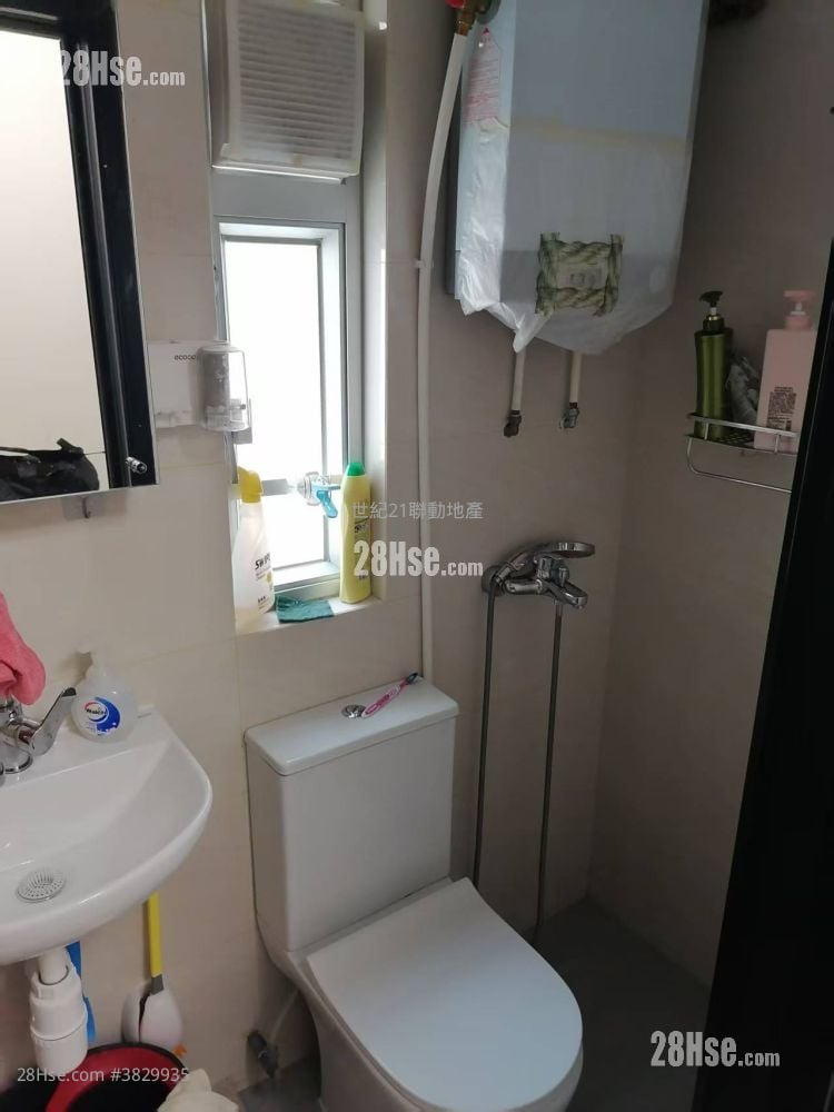 Kam Yuck Building Rental 2 Bedrooms , 1 Bathroom 224 ft²