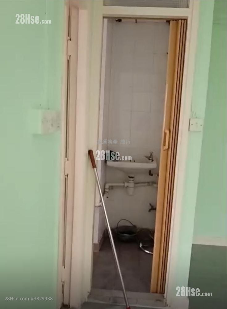 Lower Wong Tai Sin Estate Sell Studio , 1 Bathroom 267 ft²