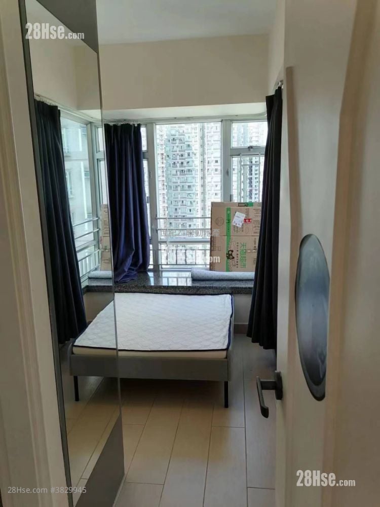 The Metro City Rental 3 Bedrooms , 2 Bathrooms 526 ft²