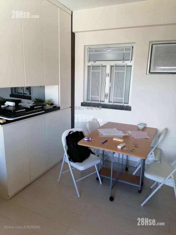The Metro City Rental 3 Bedrooms , 2 Bathrooms 526 ft²