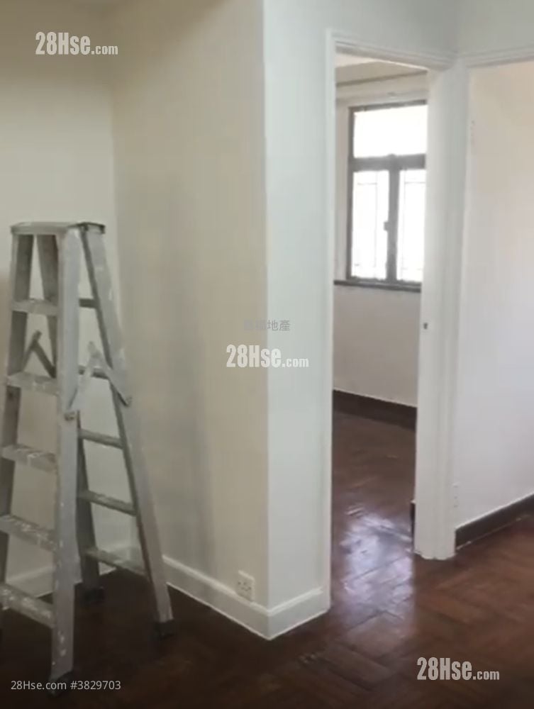 Shamshuipo Bldg Rental 2 Bedrooms , 1 Bathroom 320 ft²