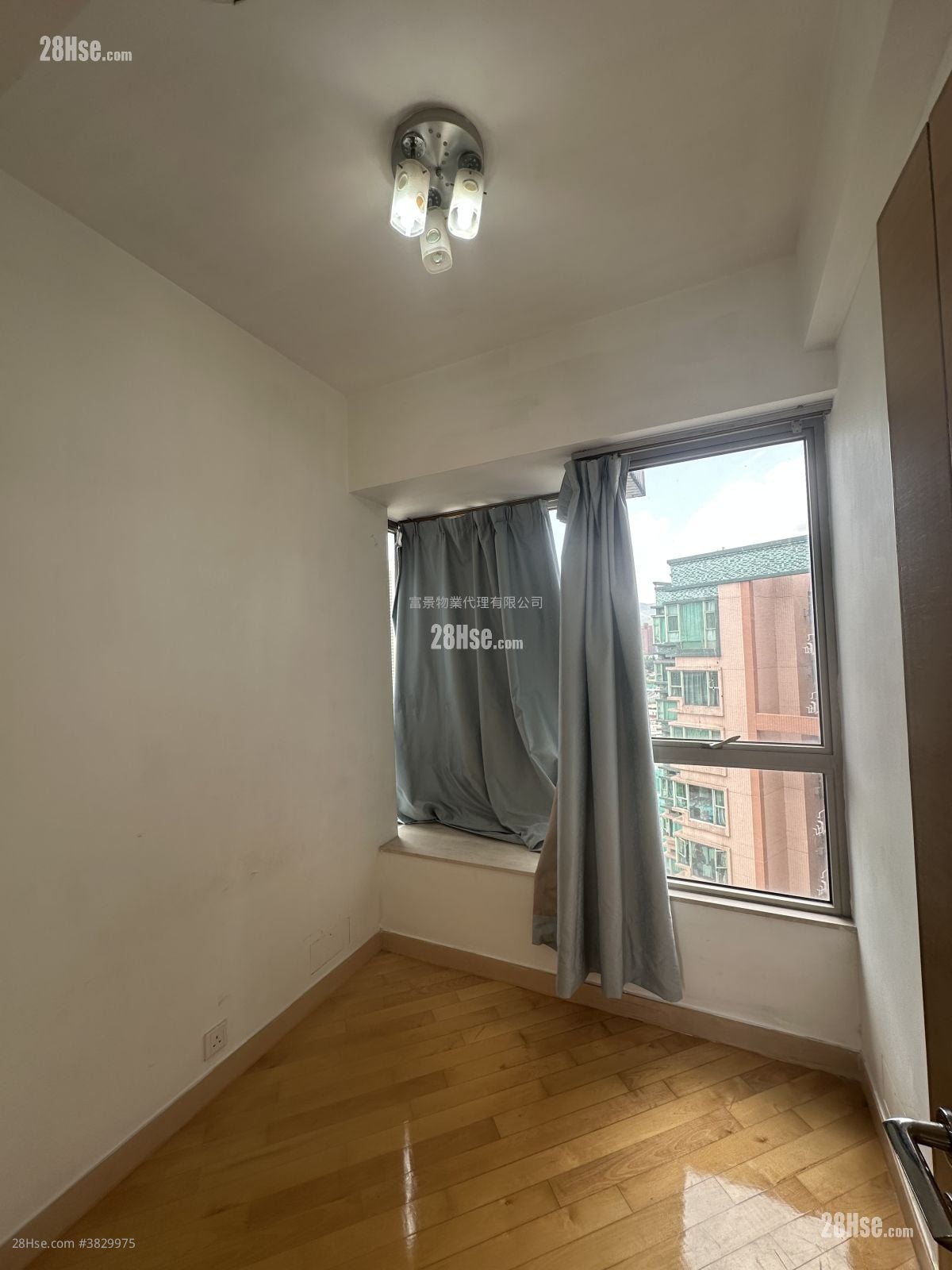 Greenview Rental 4 Bedrooms , 2 Bathrooms 872 ft²