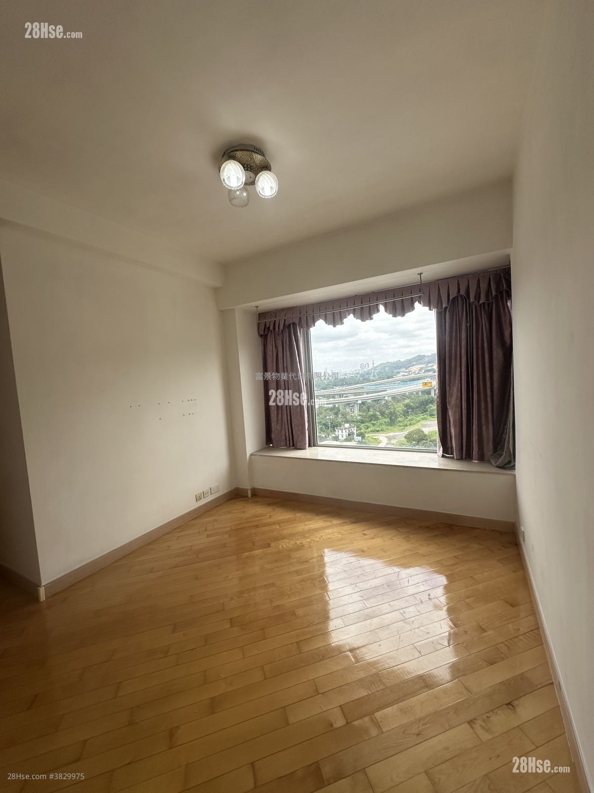 Greenview Rental 4 Bedrooms , 2 Bathrooms 872 ft²