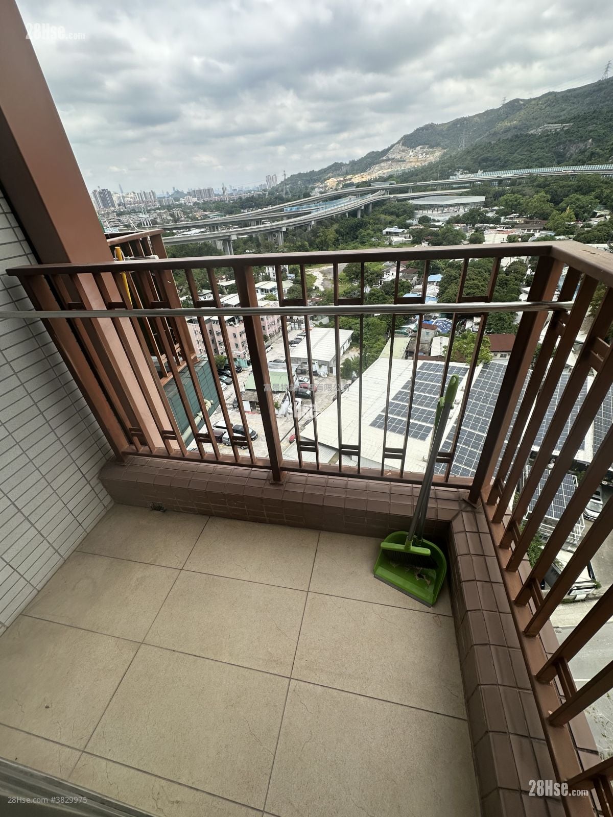 Greenview Rental 4 Bedrooms , 2 Bathrooms 872 ft²