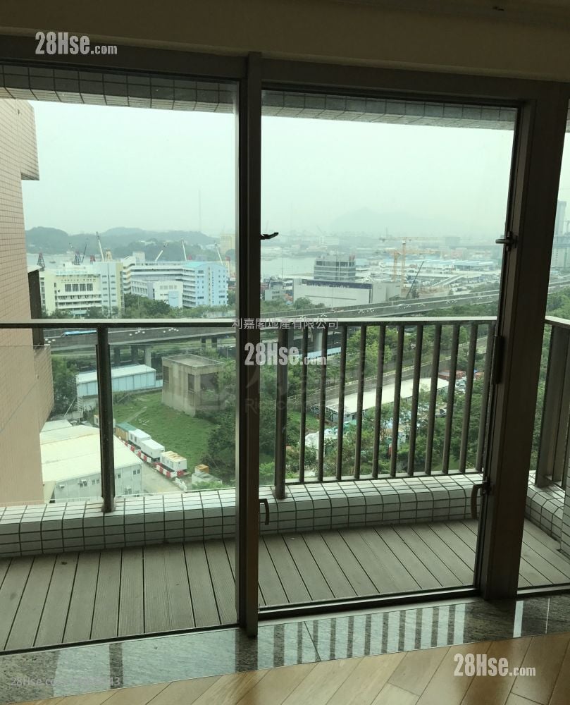 Harbour Green Rental 3 Bedrooms , 1 Bathroom 574 ft²