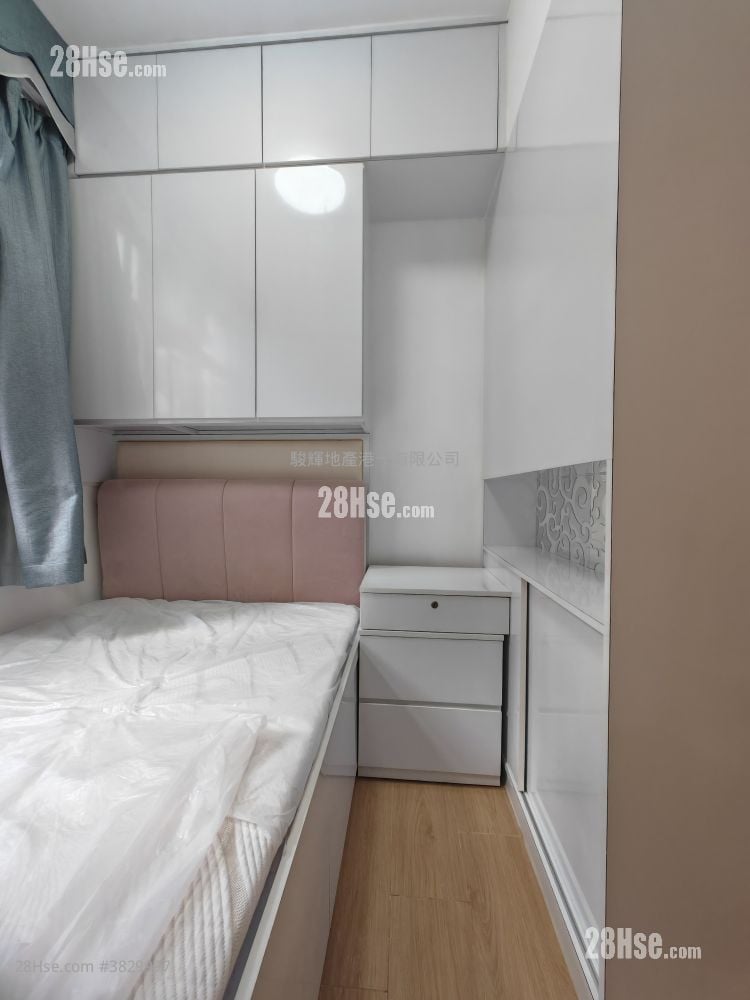 Tung Hing Mansion Rental 1 Bedroom , 1 Bathroom 200 ft²