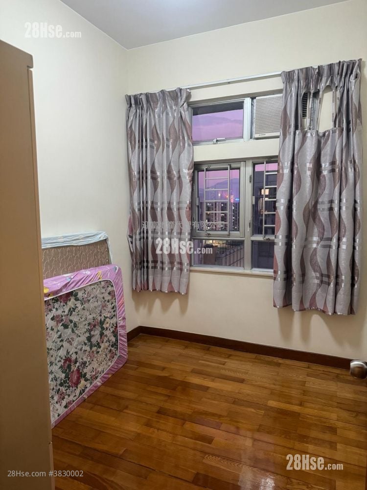 Whampoa Garden Sell 4 Bedrooms , 2 Bathrooms 735 ft²