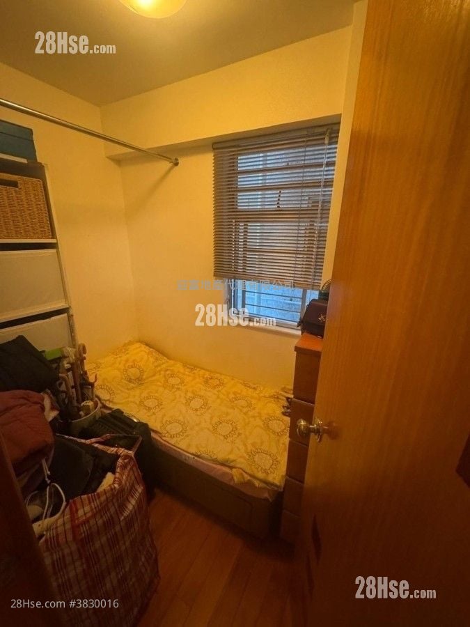 Whampoa Garden Sell 4 Bedrooms , 2 Bathrooms 765 ft²