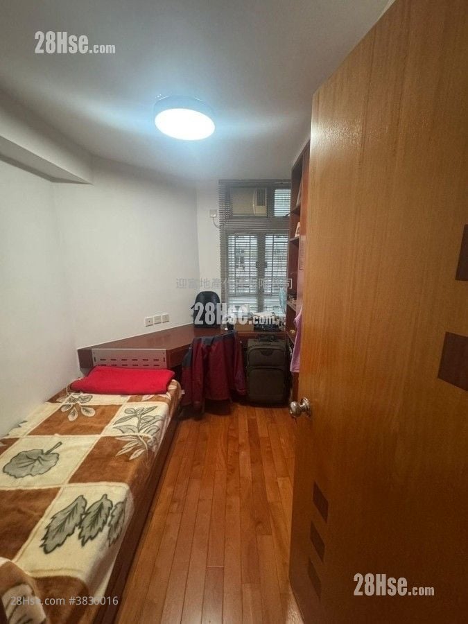Whampoa Garden Sell 4 Bedrooms , 2 Bathrooms 765 ft²
