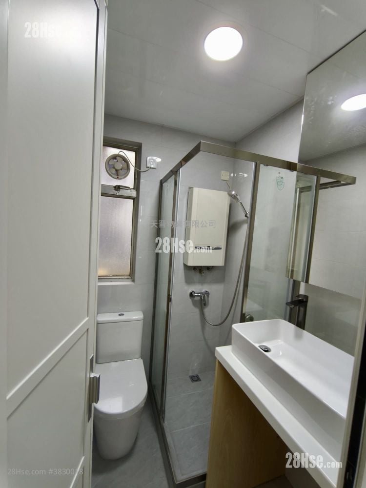 Fortuna Building Sell 2 Bedrooms , 1 Bathroom 255 ft²