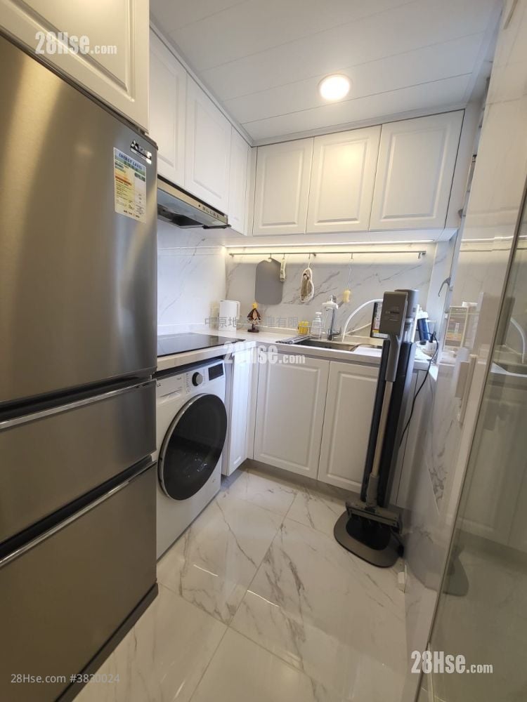 Hoi Lok Court Sell 2 Bedrooms 394 ft²