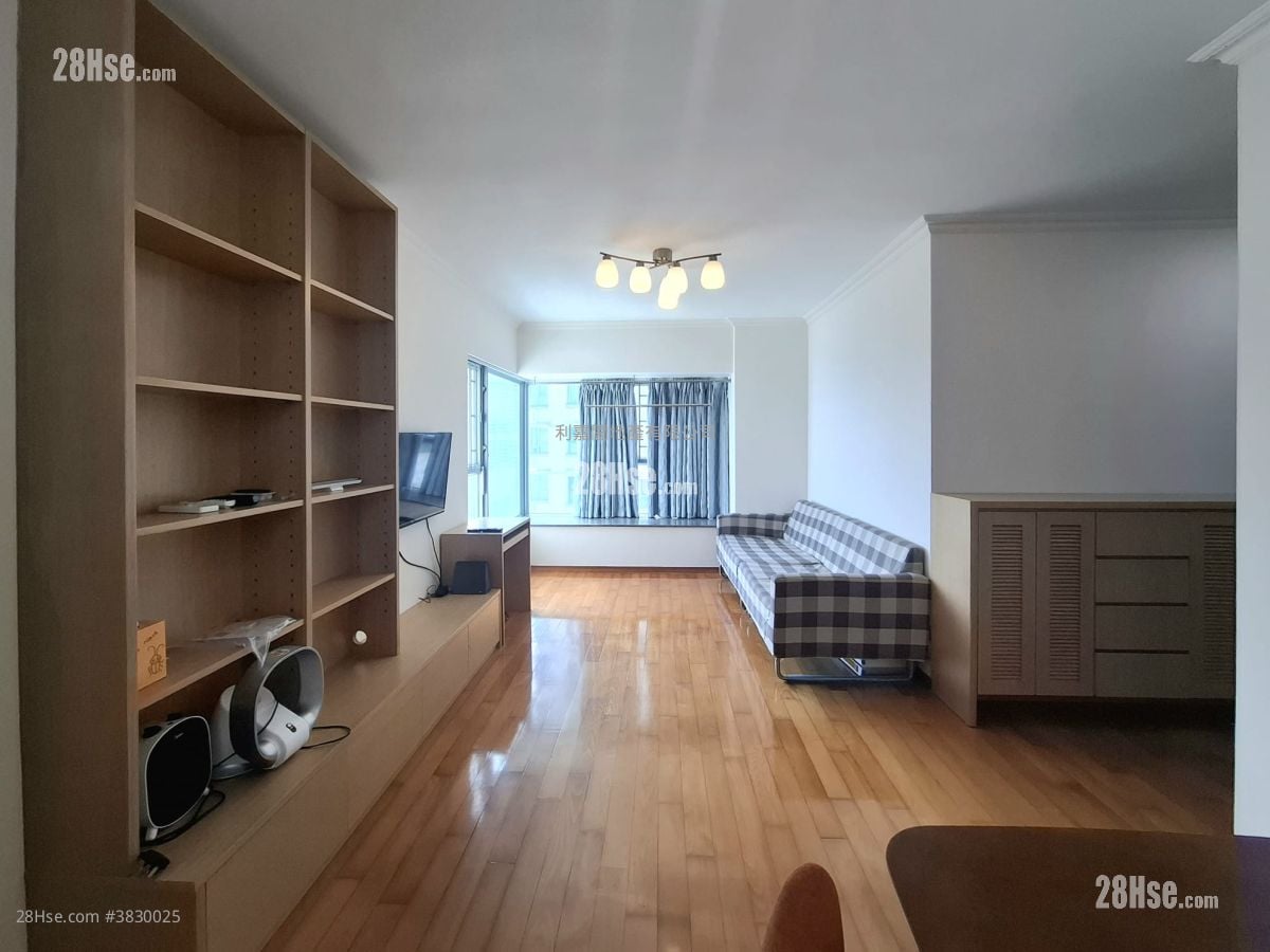 Seaview Crescent Rental 2 Bedrooms , 1 Bathroom 573 ft²