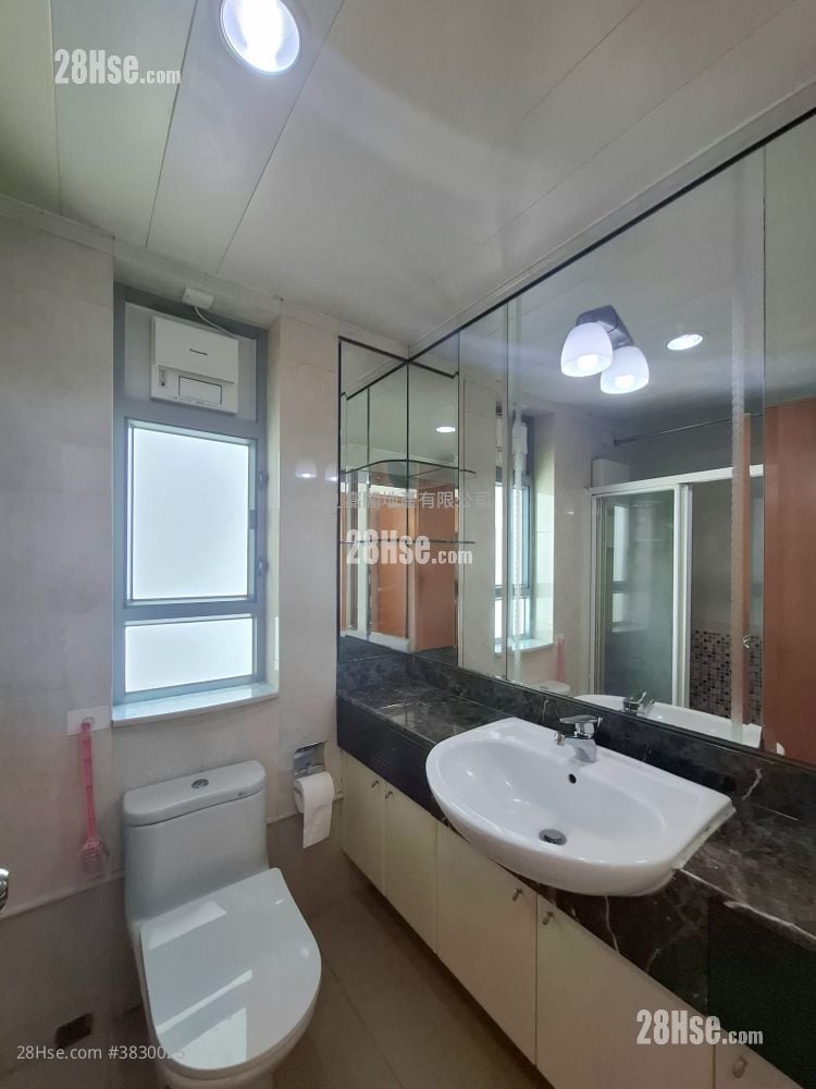 Seaview Crescent Rental 2 Bedrooms , 1 Bathroom 573 ft²