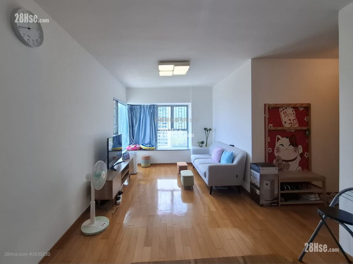 Seaview Crescent Sell 2 Bedrooms , 1 Bathroom 579 ft²