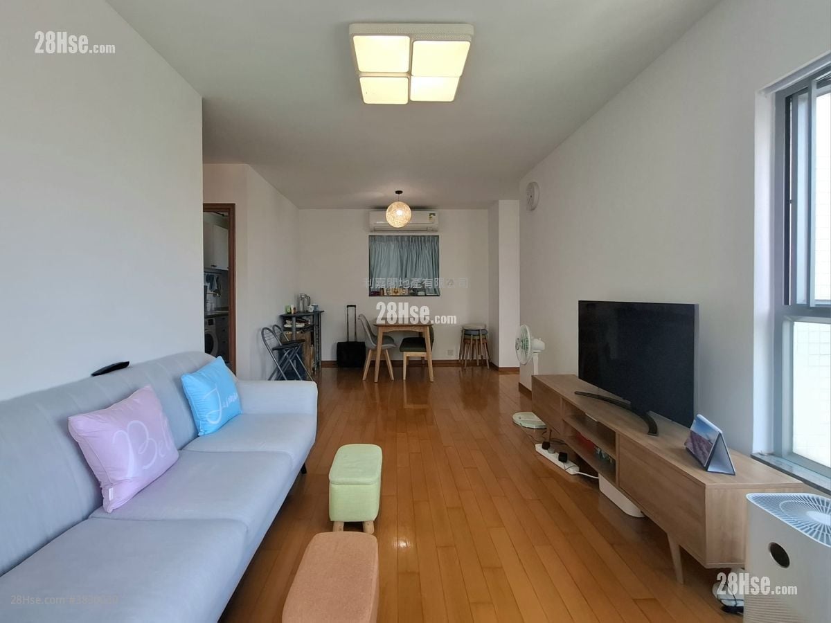 Seaview Crescent Sell 2 Bedrooms , 1 Bathroom 579 ft²