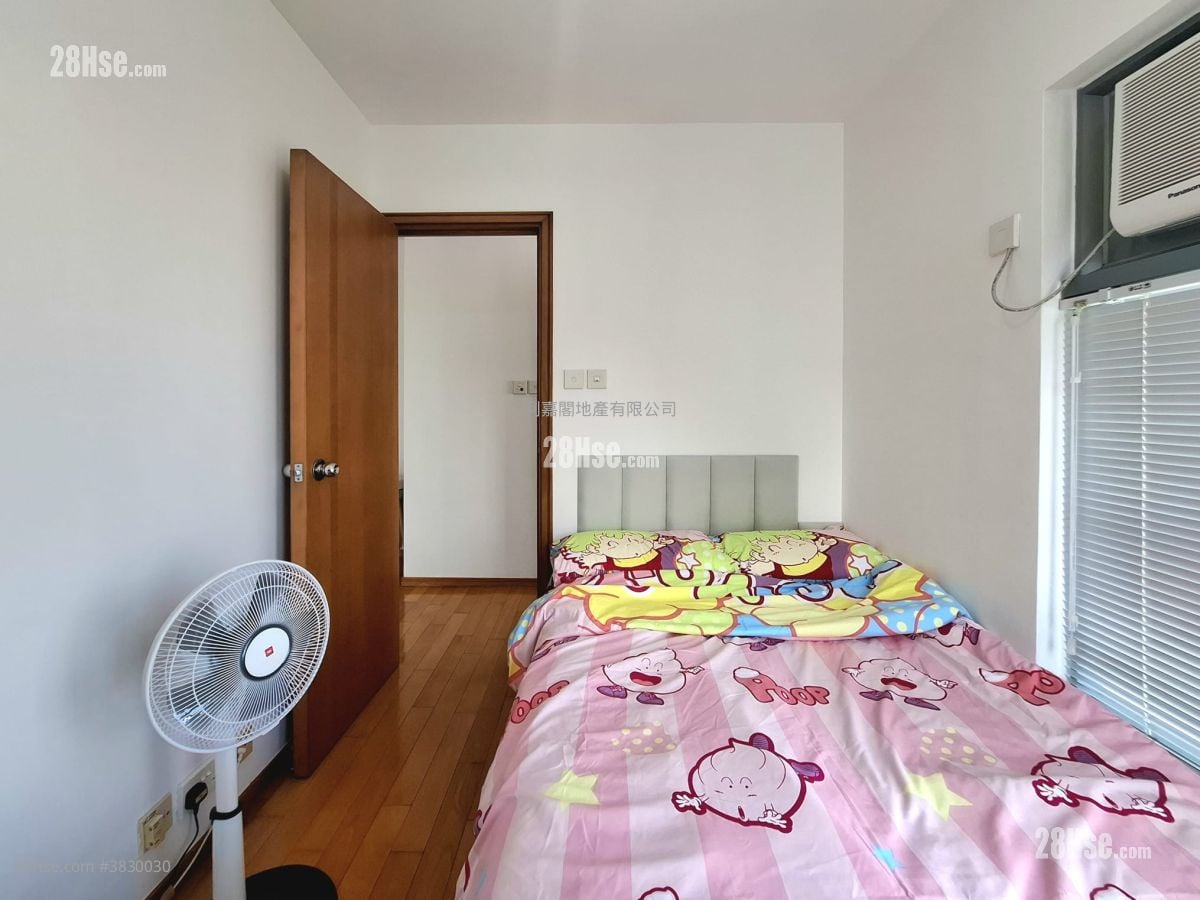 Seaview Crescent Sell 2 Bedrooms , 1 Bathroom 579 ft²