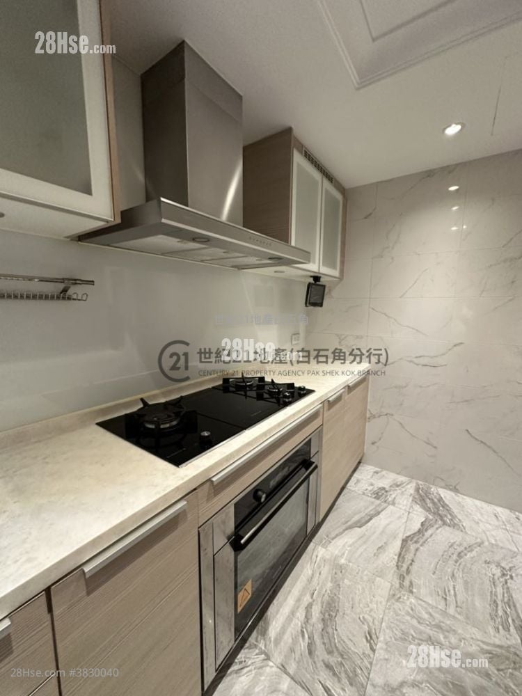Mayfair By The Sea Rental 4 Bedrooms , 2 Bathrooms 1,400 ft²