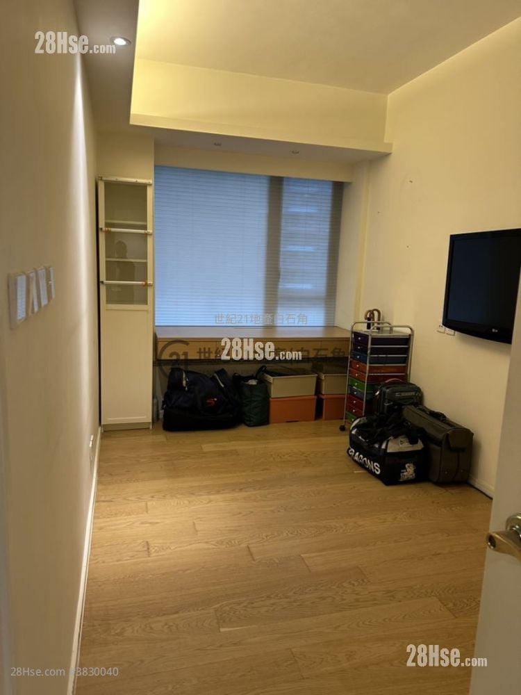 Mayfair By The Sea Rental 4 Bedrooms , 2 Bathrooms 1,400 ft²