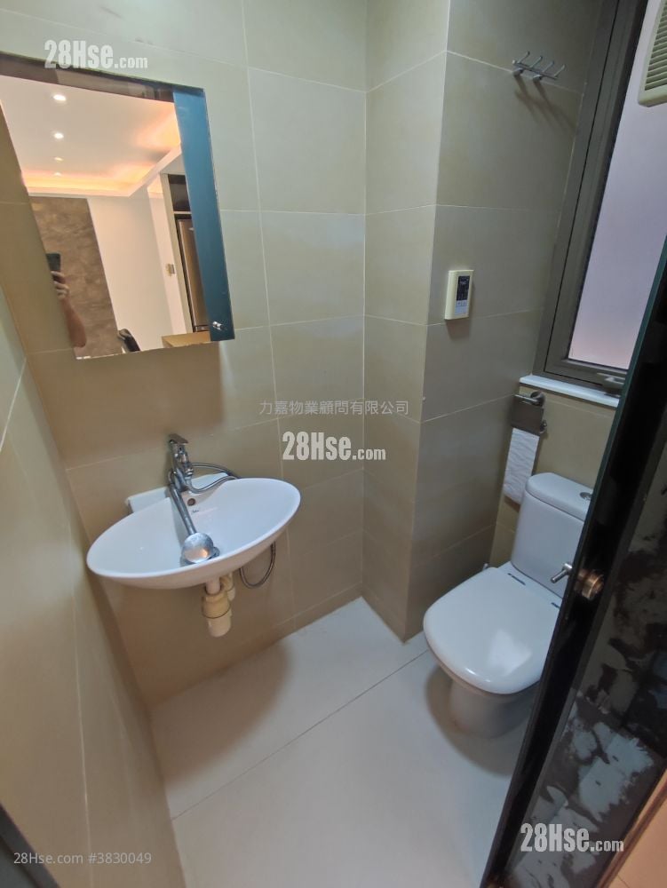 8 Shan Kwong Road Rental 3 Bedrooms , 2 Bathrooms 1,033 ft²