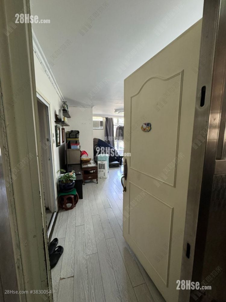 Hin Ming Court Sell 3 Bedrooms , 1 Bathroom