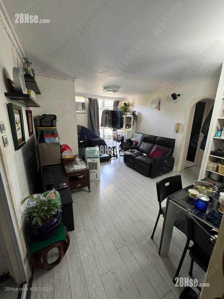 Hin Ming Court Sell 3 Bedrooms , 1 Bathroom