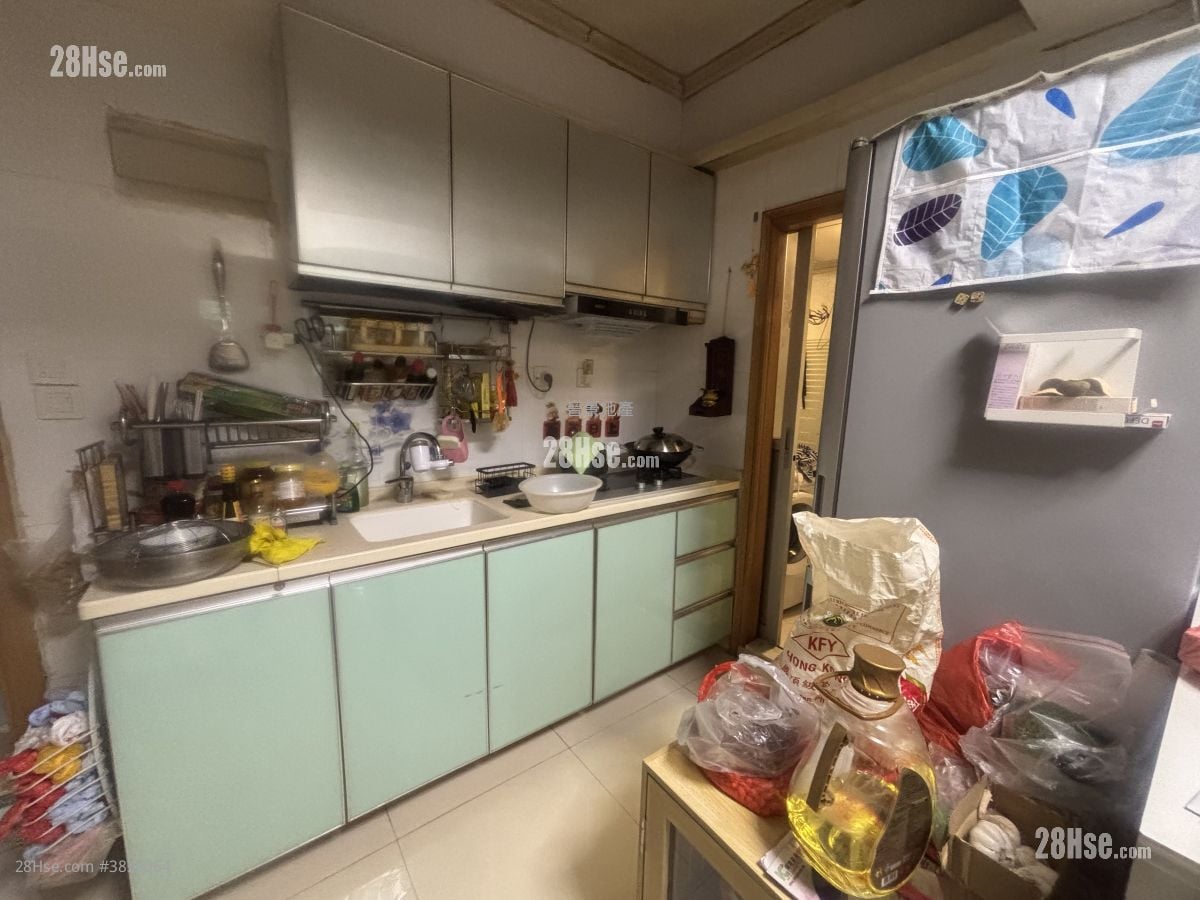 Cheong Fung Mansion Rental 2 Bedrooms , 1 Bathroom 432 ft²