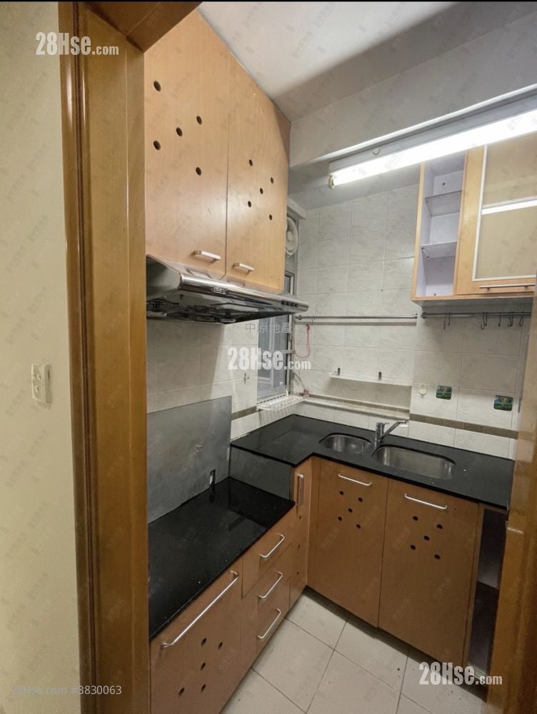 New Kwai Fong Gardens Sell 2 Bedrooms , 1 Bathroom 408 ft²