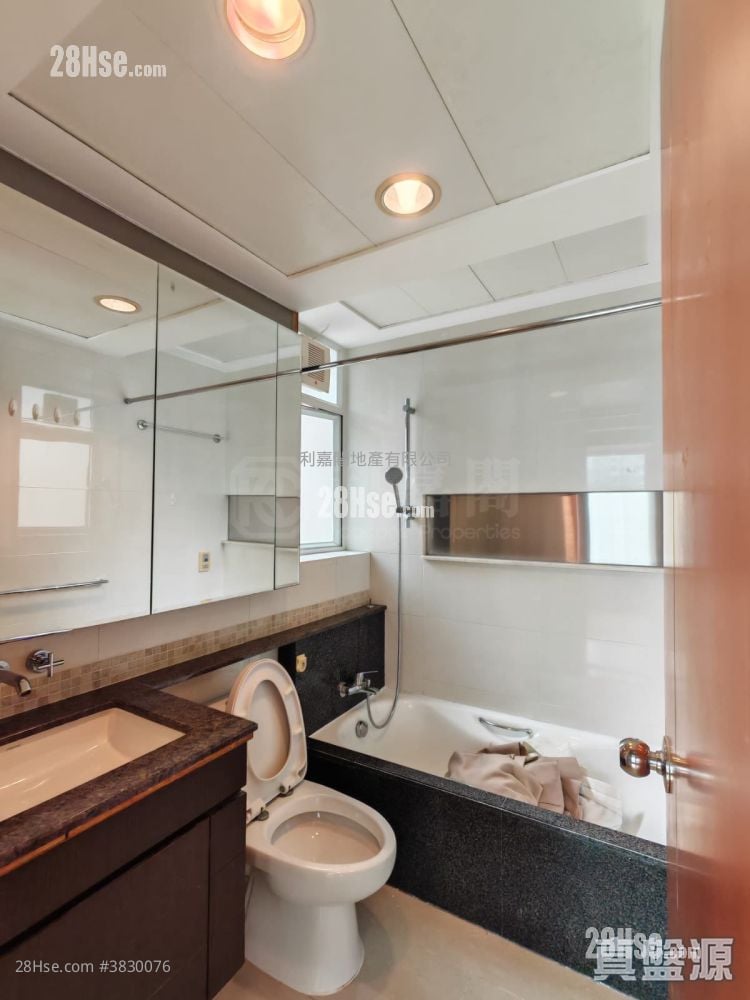 Coastal Skyline Rental 1 Bathroom 549 ft²