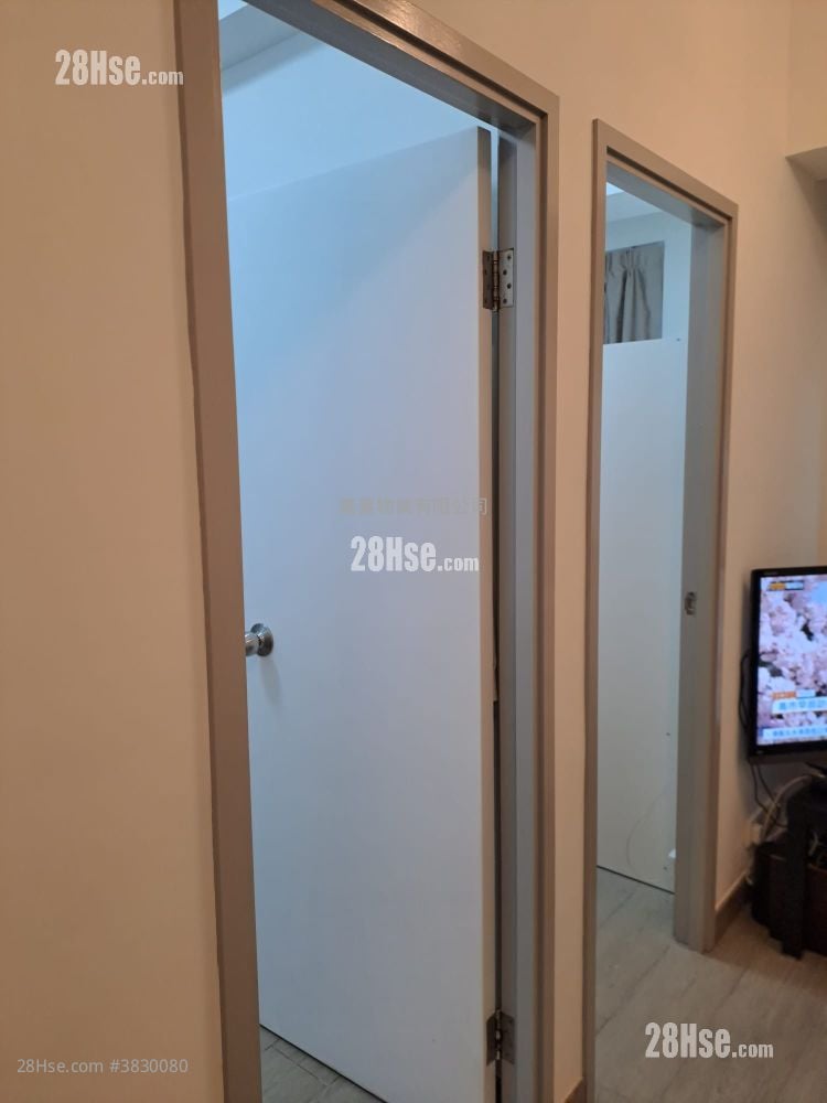 Chinese Mansion Sell 2 Bedrooms , 1 Bathroom 314 ft²