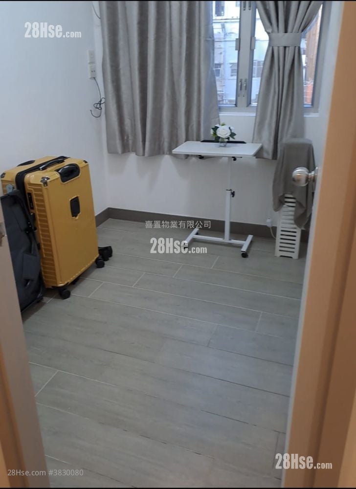 Chinese Mansion Sell 2 Bedrooms , 1 Bathroom 314 ft²
