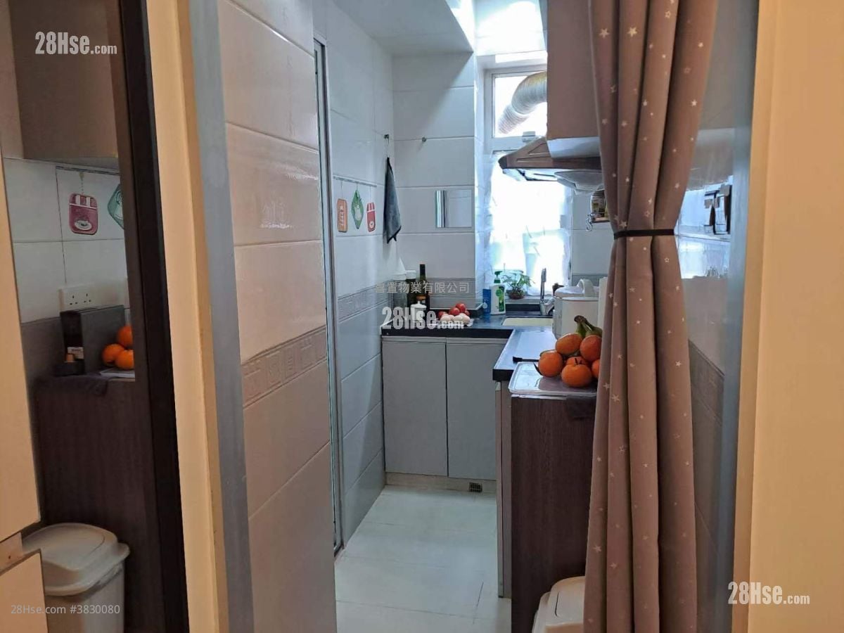 Chinese Mansion Sell 2 Bedrooms , 1 Bathroom 314 ft²