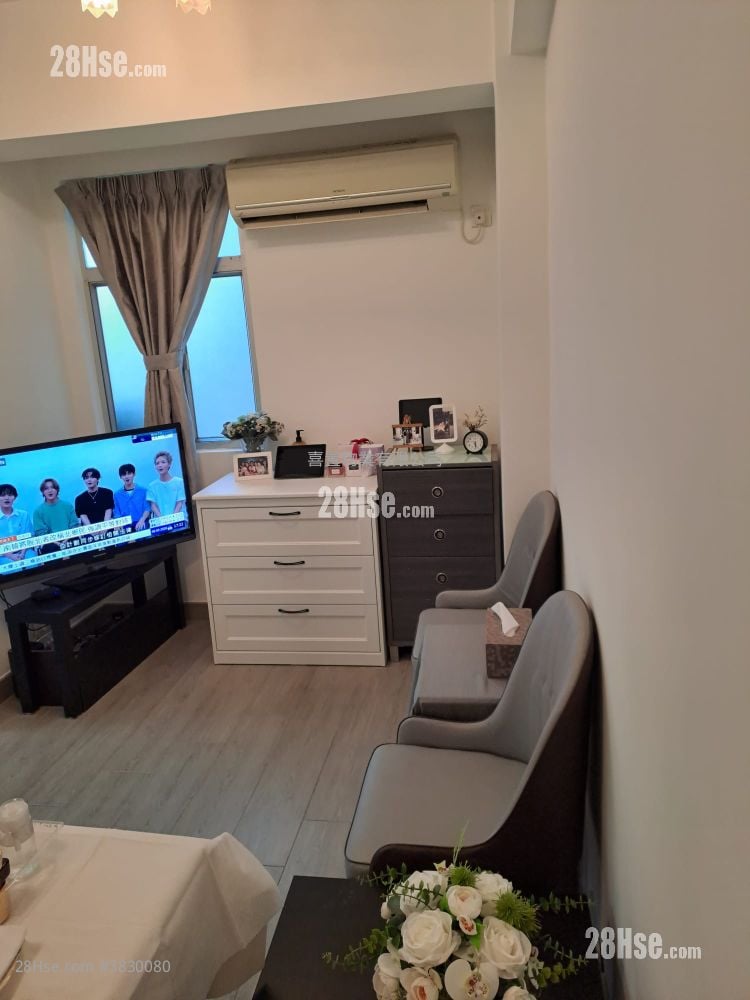 Chinese Mansion Sell 2 Bedrooms , 1 Bathroom 314 ft²