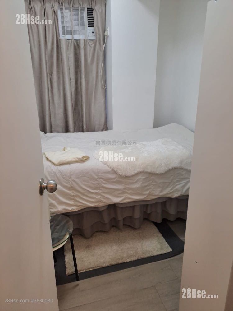 Chinese Mansion Sell 2 Bedrooms , 1 Bathroom 314 ft²