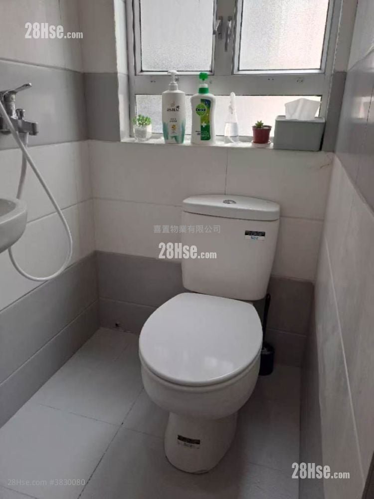 Chinese Mansion Sell 2 Bedrooms , 1 Bathroom 314 ft²