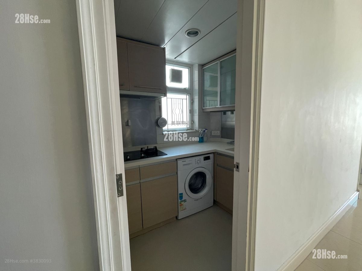 Central Park Towers Rental 2 Bedrooms 493 ft²