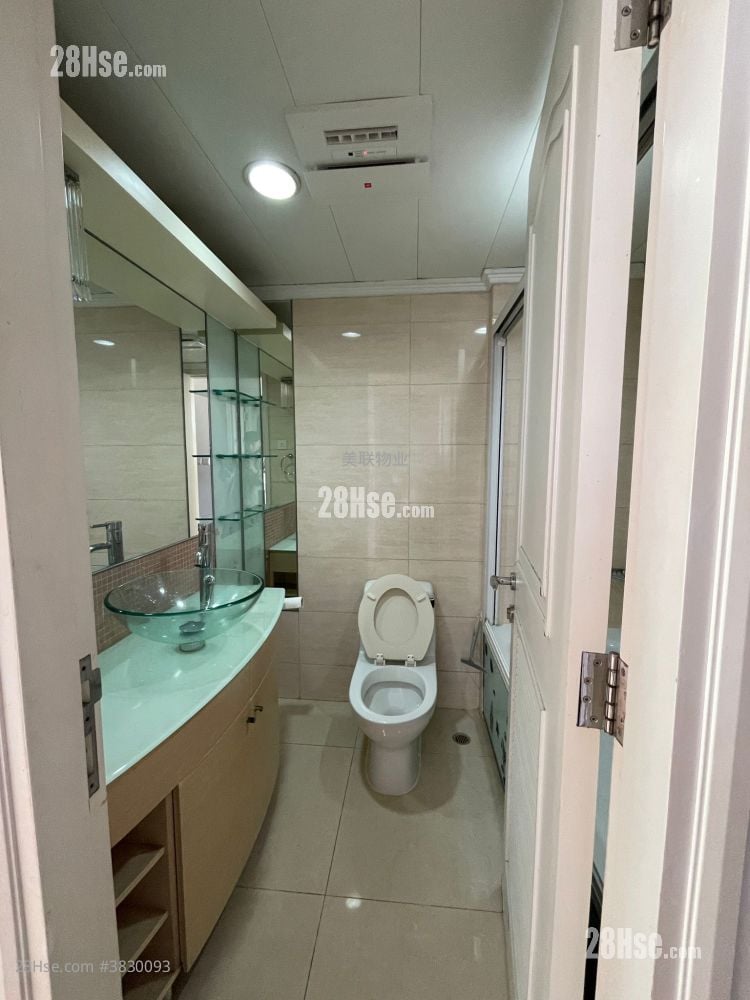 Central Park Towers Rental 2 Bedrooms 493 ft²