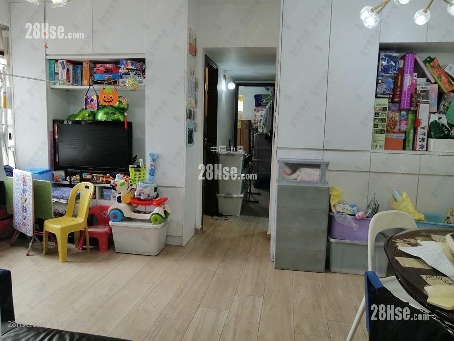 Eldo Court Sell 3 Bedrooms 566 ft²