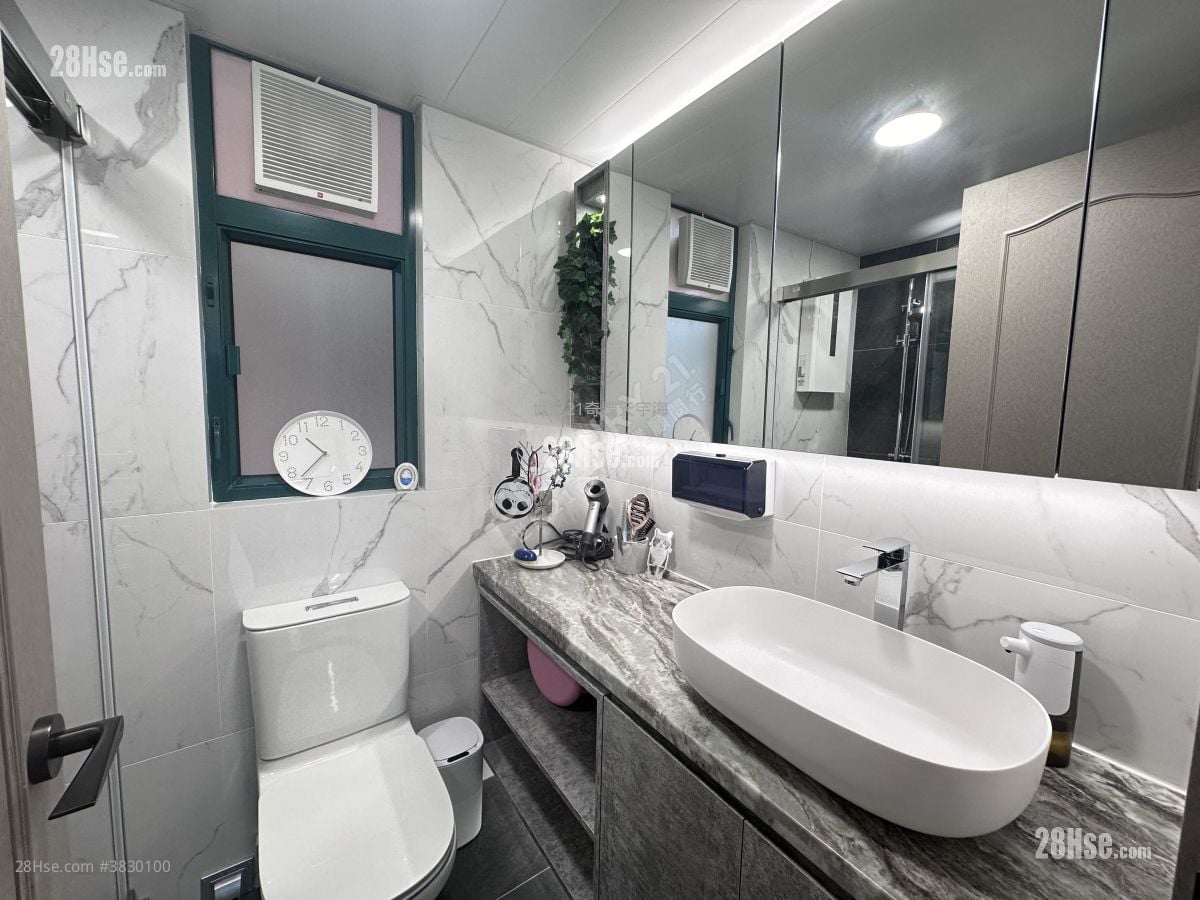 Vista Paradiso Sell 1 Bedroom , 2 Bathrooms 660 ft²