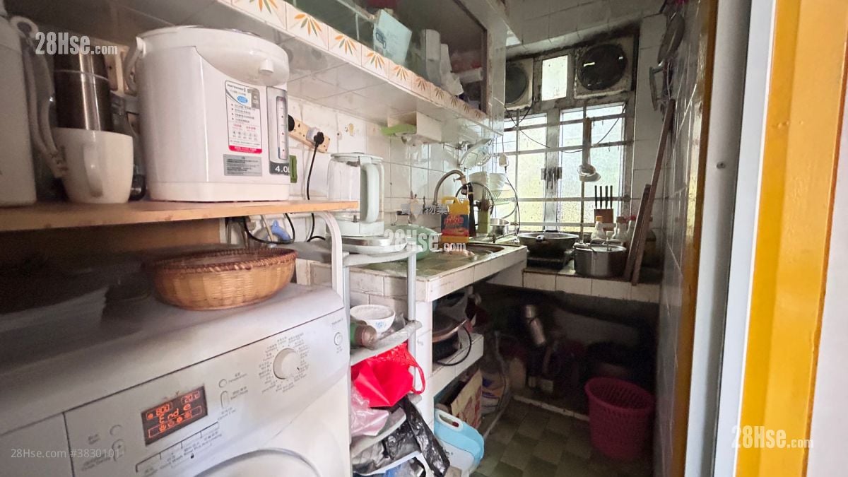 Village Sell 2 Bedrooms , 1 Bathroom 350 ft²
