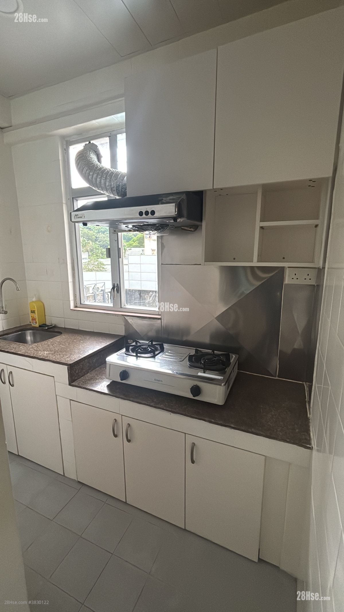 Chi Wan Cinema Building Rental 3 Bedrooms 399 ft²