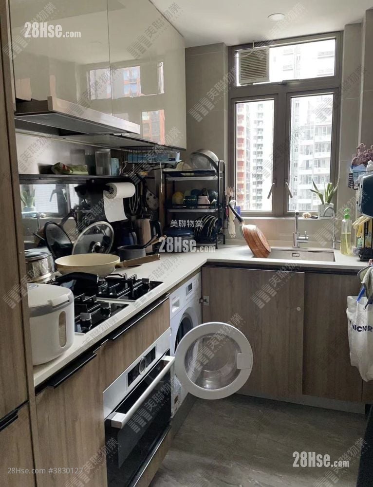 Centra Horizon Sell 2 Bedrooms , 2 Bathrooms 628 ft²